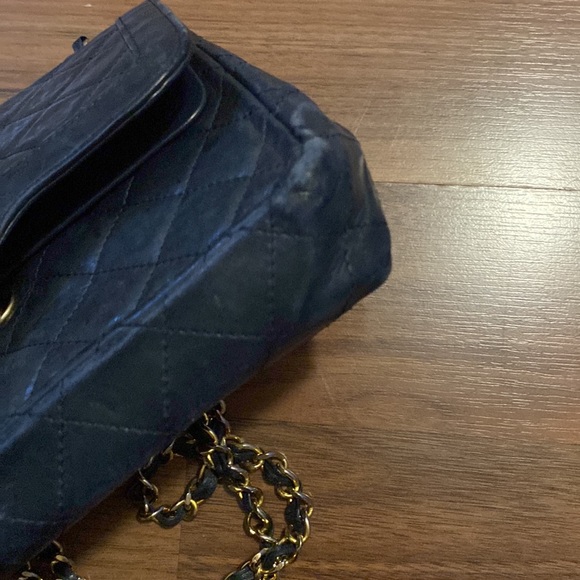 Chanel, vintage, small, dark navy leather, two toned (gold & silver) - Picture 9 of 16